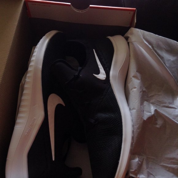 Men's BNWT Nike Athletic Shoes Size 15 - Picture 2 of 7